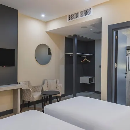 Hotel Garner - Airport Arnavutkoy By Ihg 4*