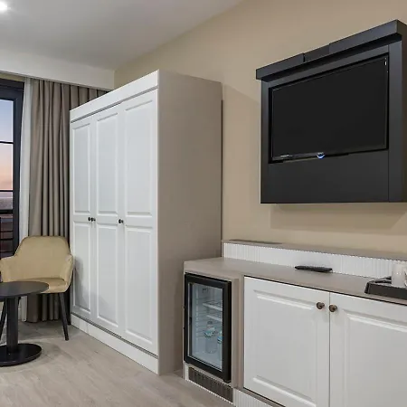 Garner - Airport Arnavutkoy By Ihg 4*