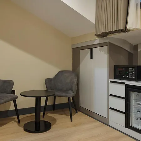 Garner - Airport Arnavutkoy By Ihg 4* Istambul