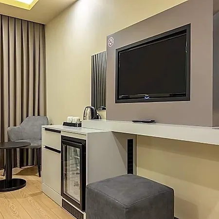 Garner - Airport Arnavutkoy By Ihg 4*