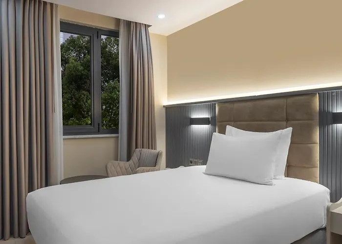 Hotel Garner - Airport Arnavutkoy By Ihg 4*