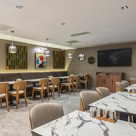 Garner - Airport Arnavutkoy By Ihg 4* Стамбул